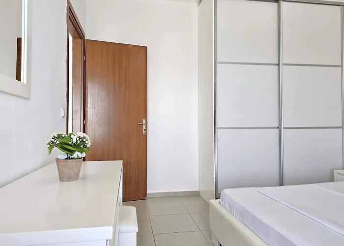 Panorama View In - 271 - Happy * Sarandë